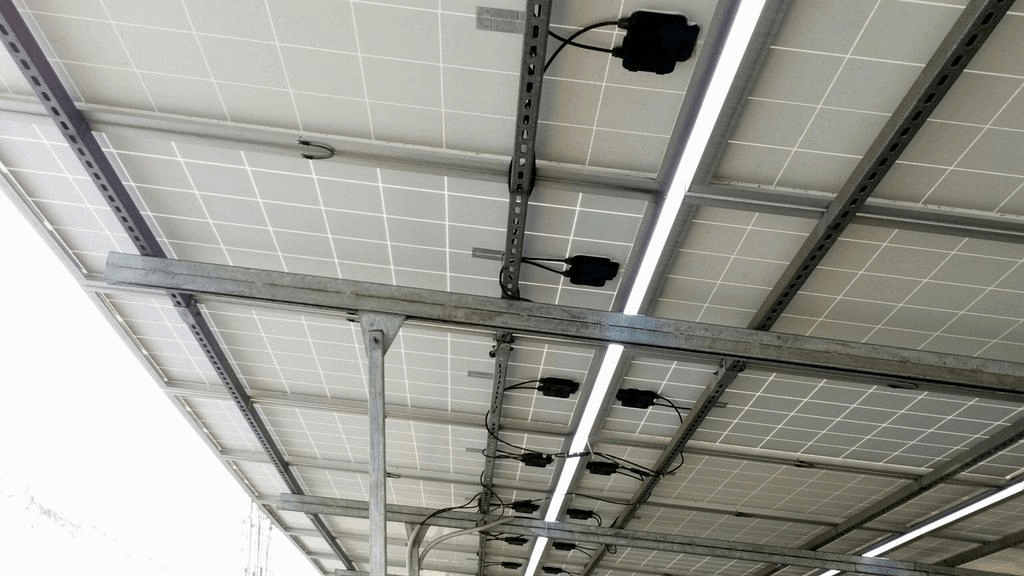 Lắp đặt điện năng lượng mặt trời nhà xưởng, nhà máy, khu công nghiệp - Lắp đặt khung đỡ cho pin mặt trời